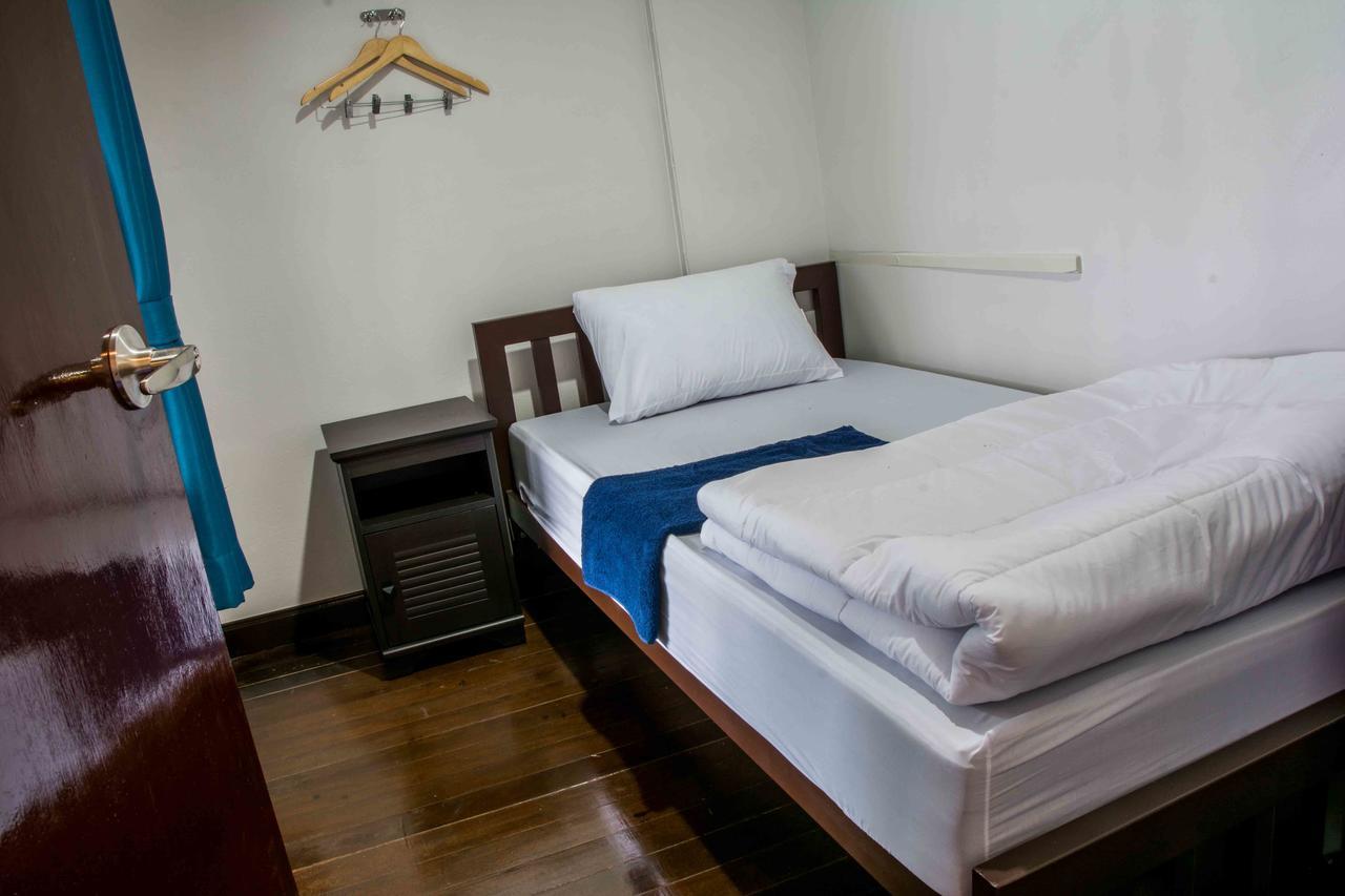 Traveller Hostel Chanthaburi (Adults Only) Екстер'єр фото